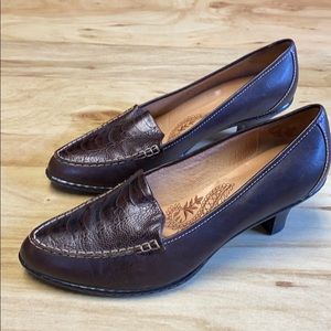 Soft brown leather pumps